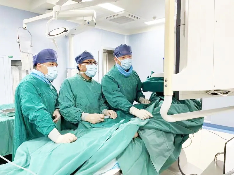 胸悶、腹脹、乏力……患者突發(fā)布加綜合征 介入治療把命救