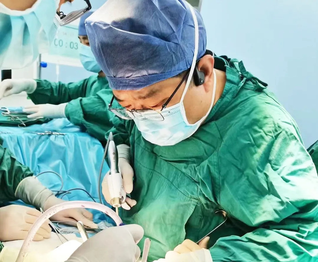 生命接力——胸外科成功施術救治八旬老人！