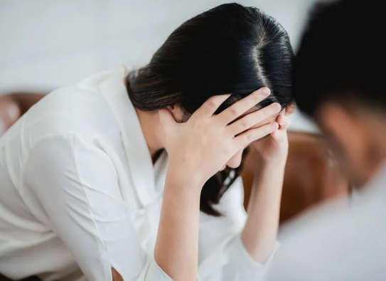 沒(méi)食欲、睡眠差、全身乏……這些“長(zhǎng)新冠”癥狀有可能是心理疾病撥打96999-3可免費(fèi)咨詢