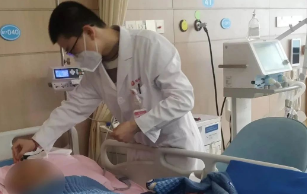 危急重癥、“大白肺” 90%以上恢復(fù)良好，他們?nèi)绾巫龅降模?>
				             </a>
                <div   id=