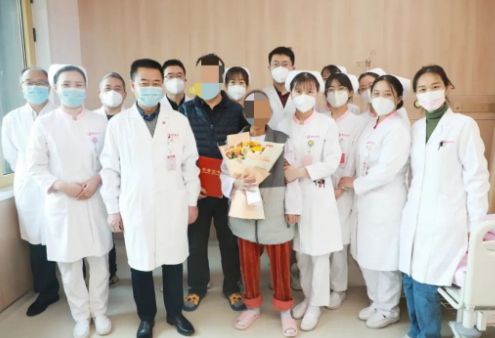 215天守護，2000多頁病例， 這位女士終見彩虹