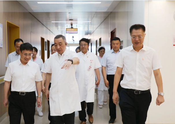 醫(yī)師節(jié)快樂！西北大學校長孫慶偉一行來院慰問