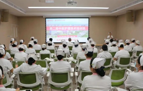 辨證、貼敷、耳穴……解鎖中醫(yī)護理“新技能”